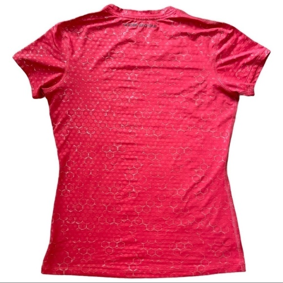 Under Armour Womens Pink T-Shirt HeatGear Short Sleeve Hexagon Fitted Size Small - Picture 2 of 7